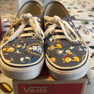 Vans Donald Duck size 7 women’s …5.5 mens